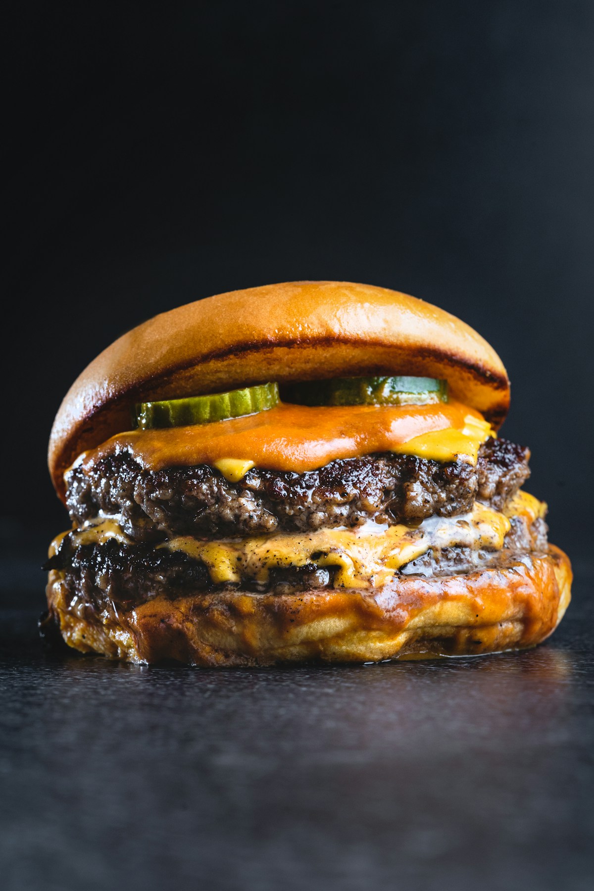 Serowy Wybuch — burger z podwójnym serem